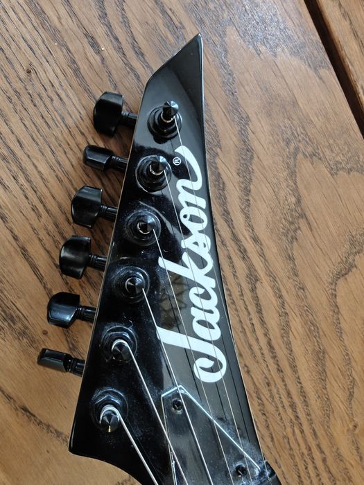 Guitarra Elétrica Jackson JS32T Rhoads