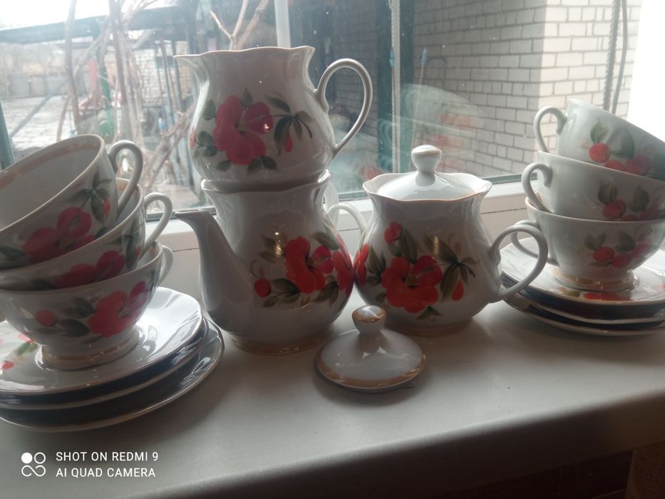 Порцеляновий, фарфоровий чайний сервіз
