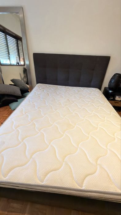 Cama como nova com elevatoria