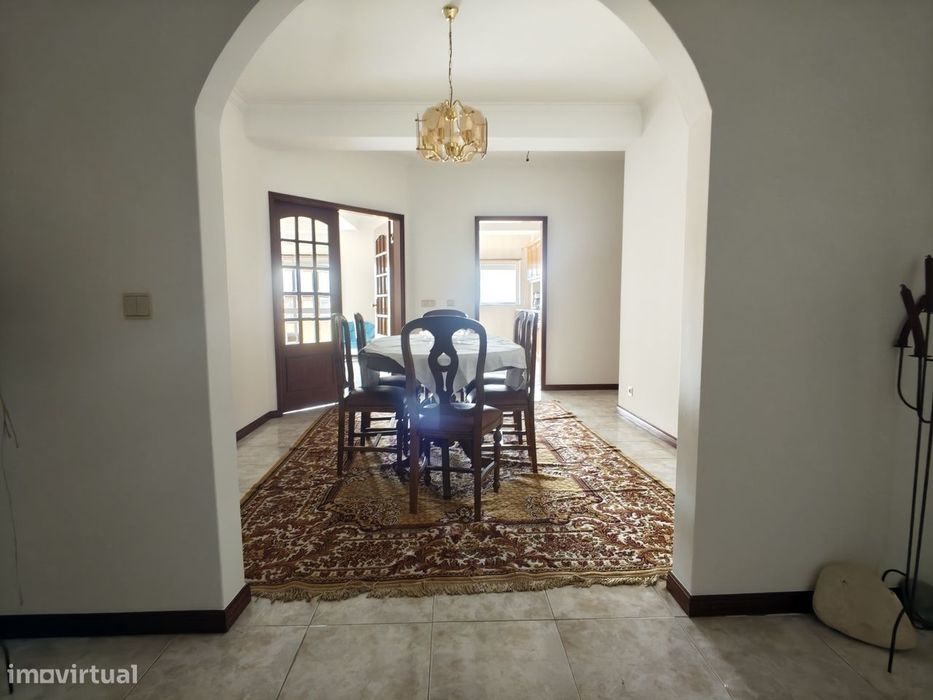 Apartamento com Excepcional Área e Localização - Buarcos