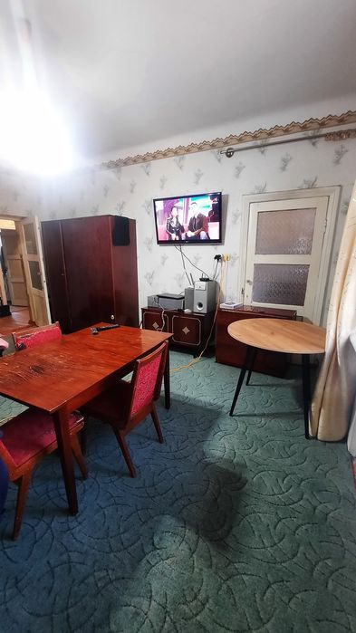 Продам 3-х комнатную сталинку. Центр. D E.