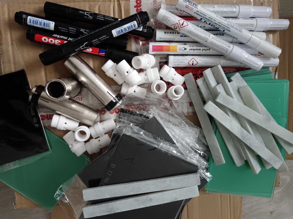 Сопла, диффузор газовый керамический, стекла сварочные, мел, маркер.