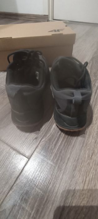 Sprzedam buty 4F. rozmiar 42.