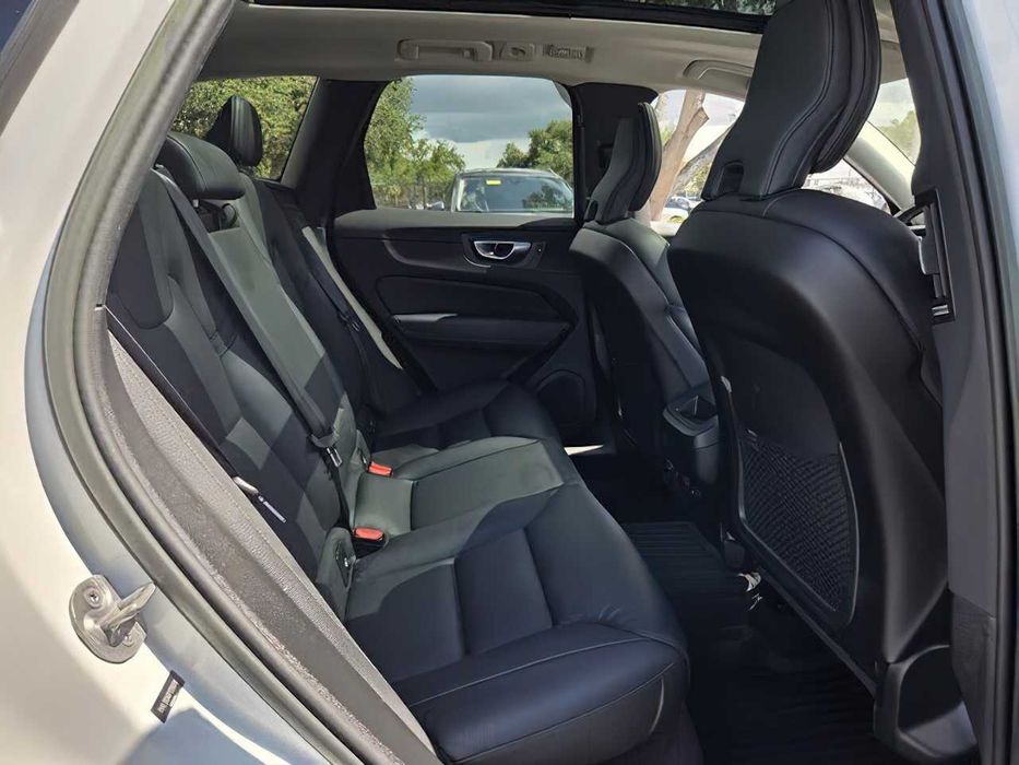 Volvo XC60 B5 Plus Bright Theme      2023