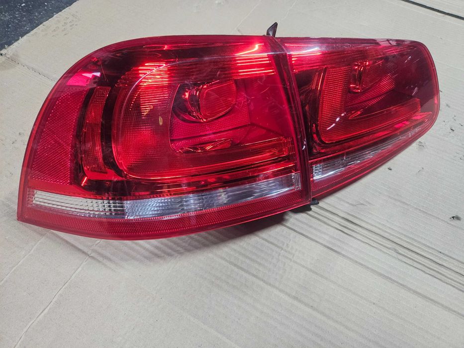 Lampa tylna lewa strona VW Touareg 7p