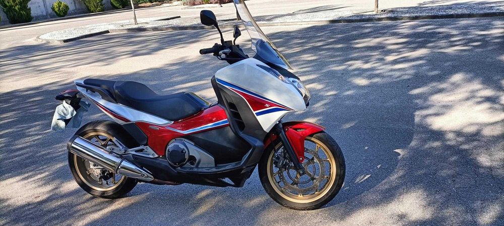 Honda Integra 750S DCT de 2015 com 14500km