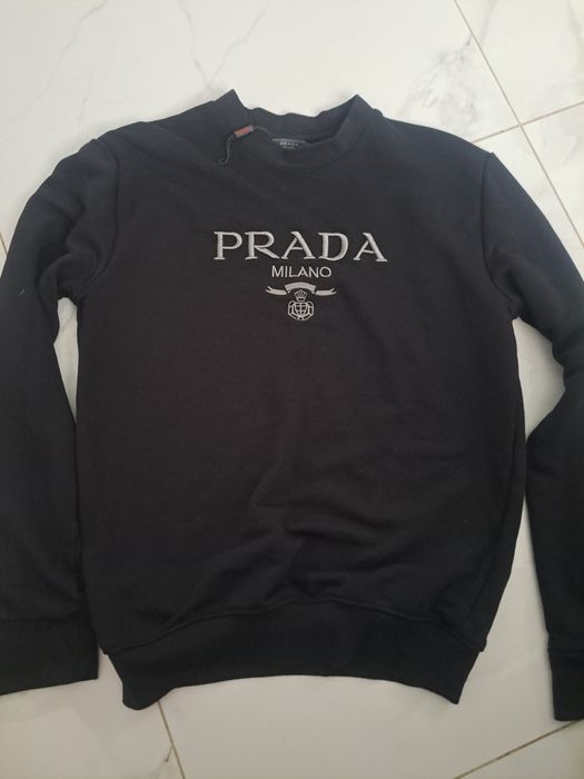 продам светр Prada