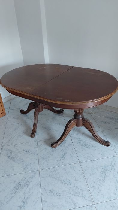 Mesa de sala oval