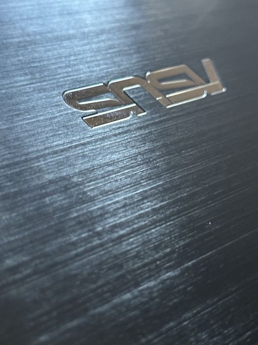 Portátil barato ASUS 15” i7