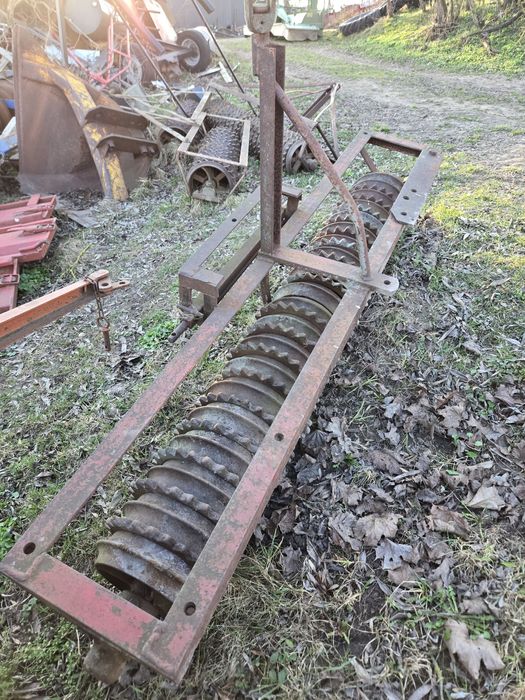 Wał posiewny zawieszany 2m