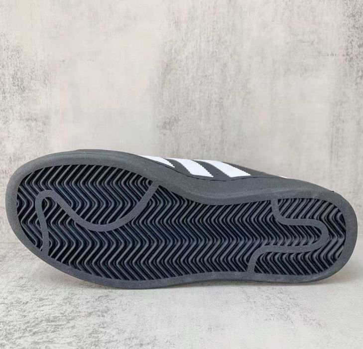 Lato Superstar foundation Black 41