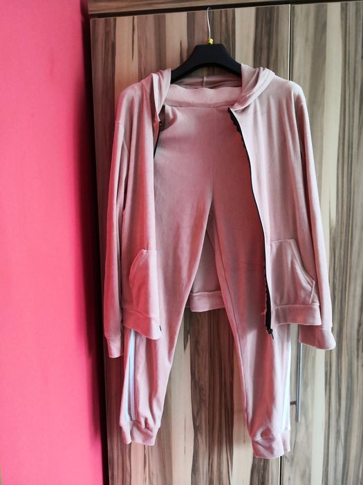 Dresy welurowe damskie