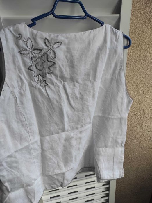 Blusa Bordada em Linho