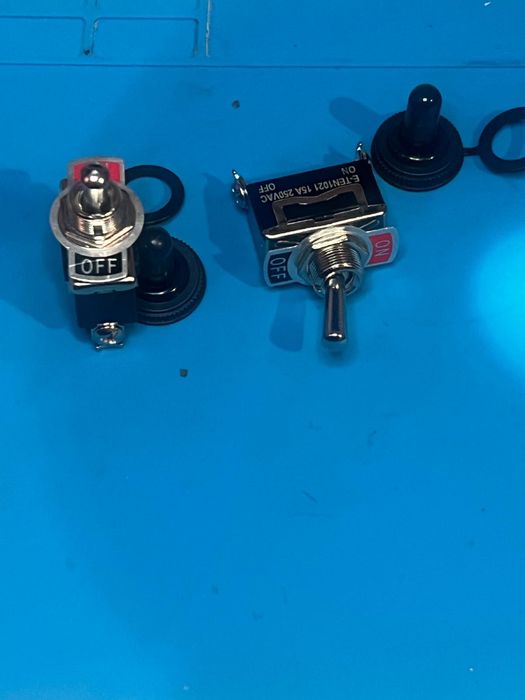 2 botoes on / off 15a 250v ac novos