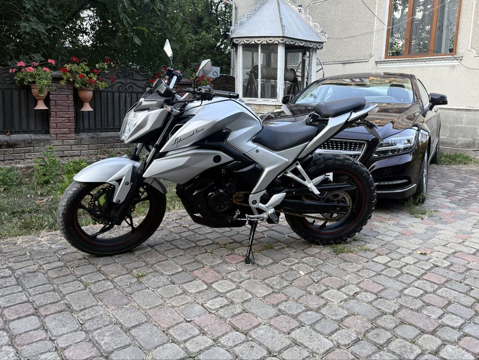 Loncin CR-250.