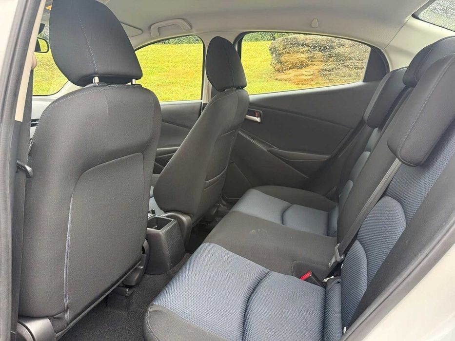 Toyota Yaris L      2019