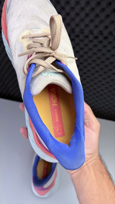 Hoka Arahi 6 running