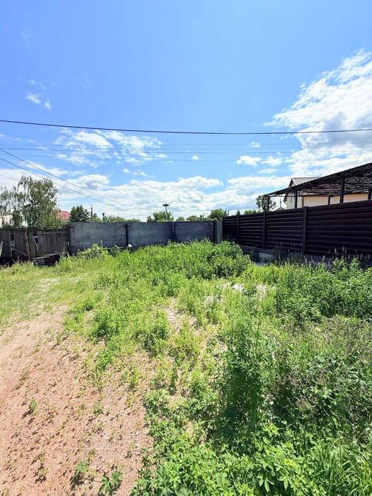 Продаж землі 10 соток Київ.Бортничі.БЕЗ %. Під забудову.Біля озера.