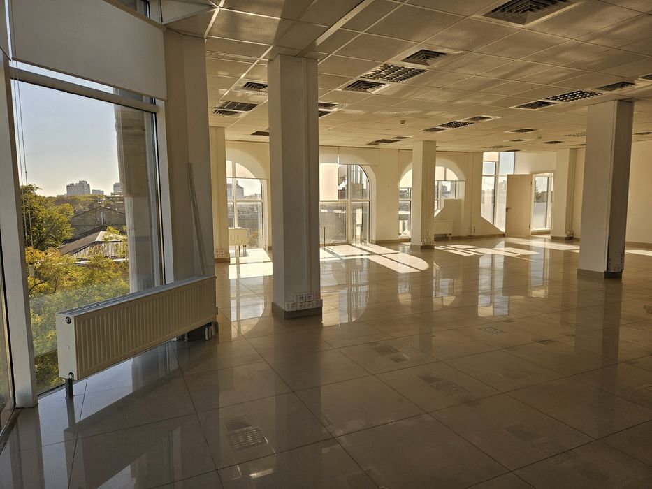 Офис 200кв.м в Центре города   Open Space с панорамным видом.
