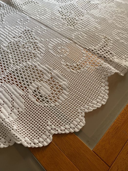 Pano de centro de mesa em renda