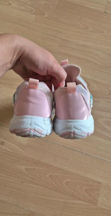 Adidasy dziewczynka