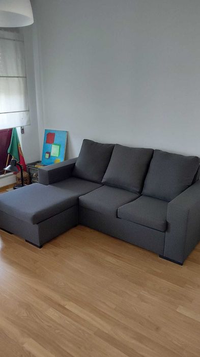 Sofá com 2 anos de uso.