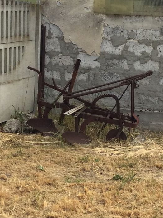 Stary płóg konny dwuskibowy
