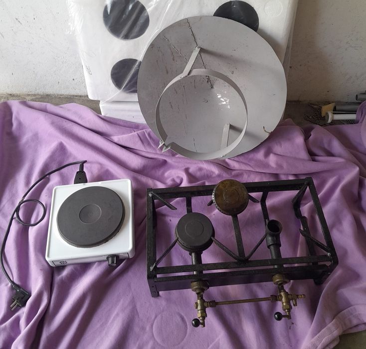 Fogão a gás .sendo um Elétrico . E chaminé