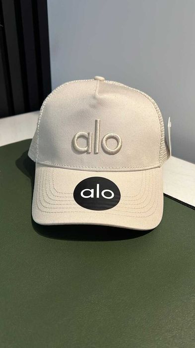 Czapka ALO bezowa nowa