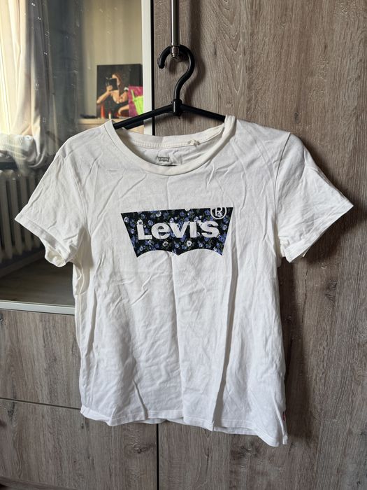 Футболкa Levis розмір С/S