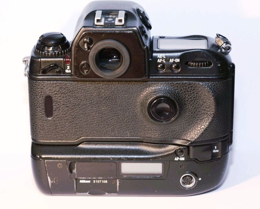 Nikon F5 - Para peças ou reparação.