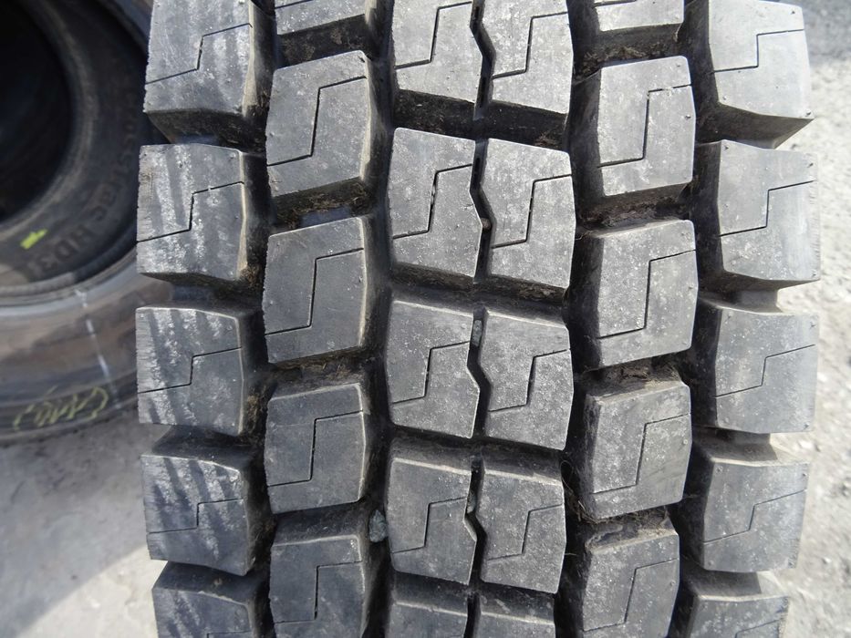 Opona 295/80R22.5 SALIUN SDR1 (700 netto)