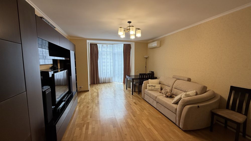 Продаж 2х кімнатноі , вул. Юліі Здановськоі 52а, Ліко Град