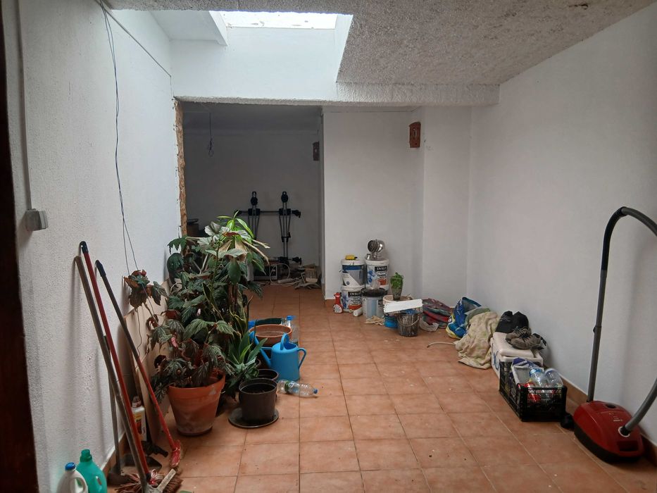 Espaço Comercial para Aluguer — 410 m² | 2 Ruas | Grande Potencial