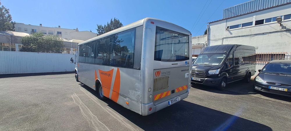 Autocarro IVECO 30 passageiros