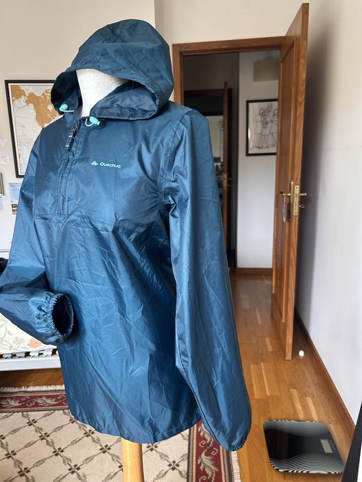 Blusão Impermeável Quechua (Decathlon) – Tamanho M/L –  Novo