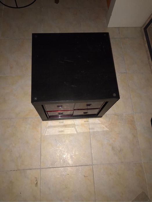 Cubos com gavetas arrumação