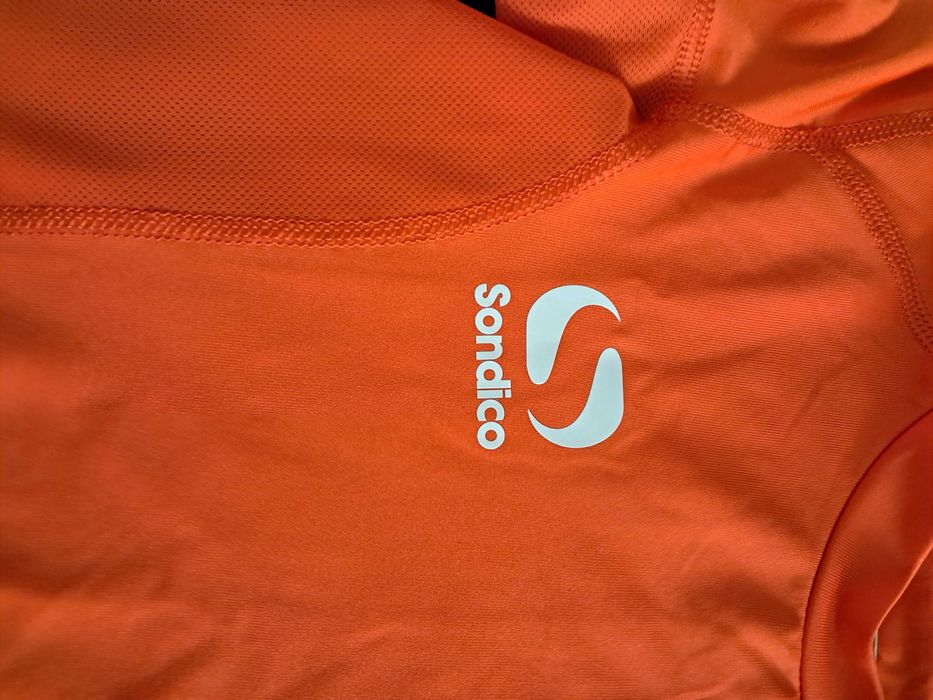 Pomaranczowa koszulka termiczna 134/140 sondico