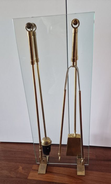 Base com apetrechos Lareira