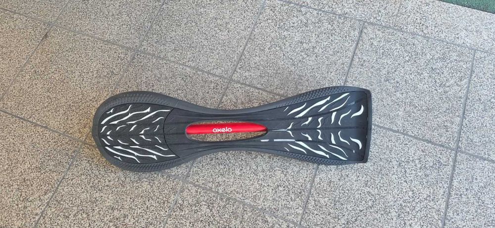 Oxelo Waveboard Preto e Branco