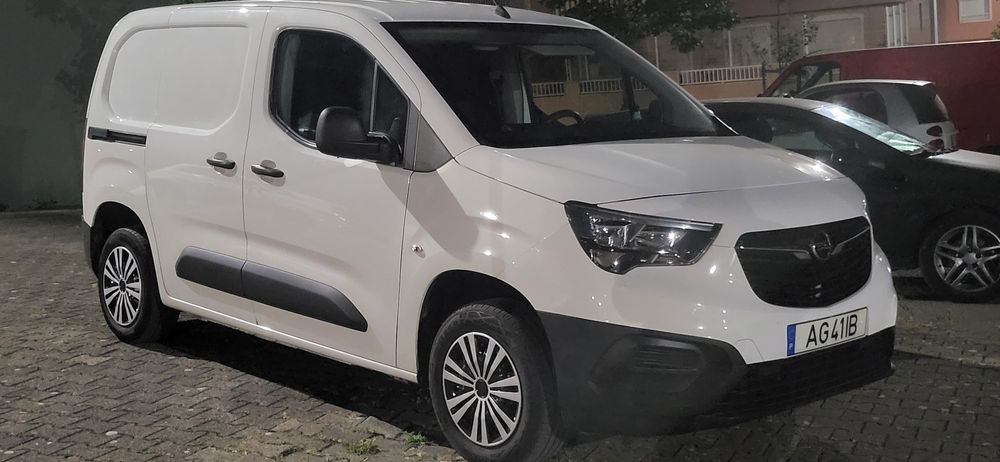 Opel Combo a diesel três lugares ano 2021 nacional