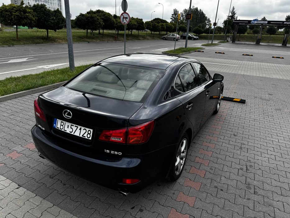 Lexus IS II 2.5 250 V6 208 KM