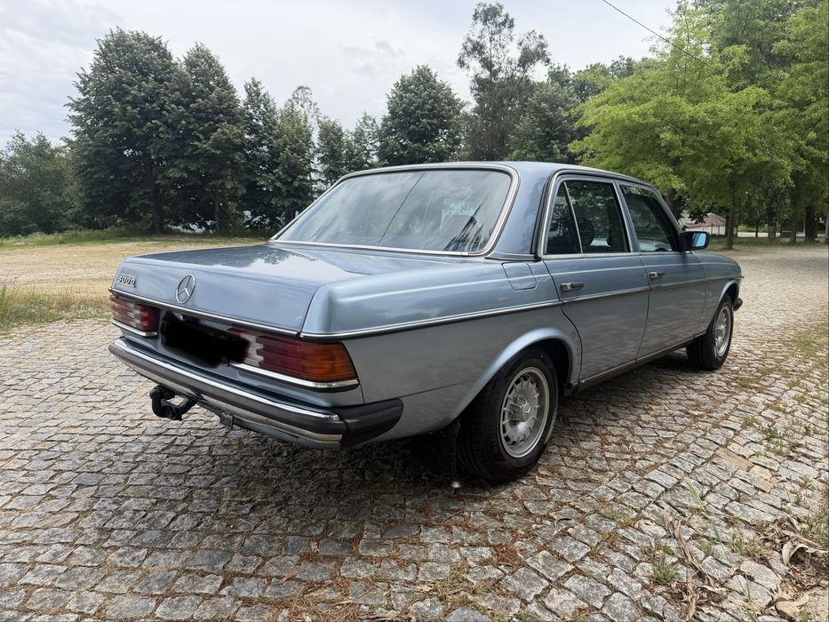 Mercedes Benz D300