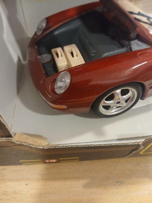 Porche 911 escala 1.18