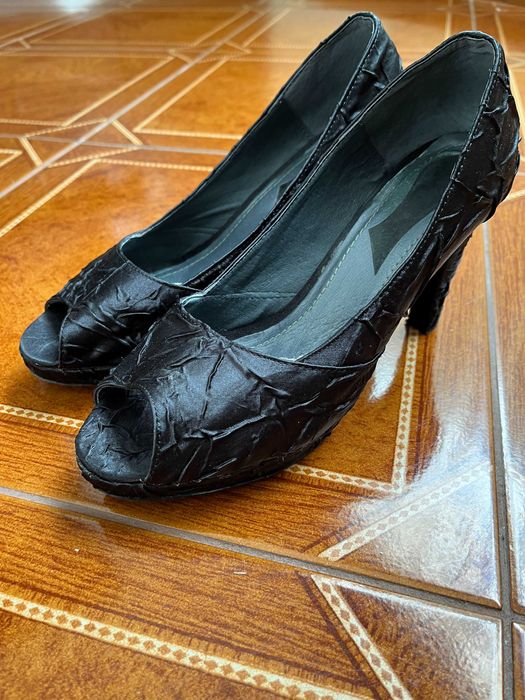 Sapatos de salto alto