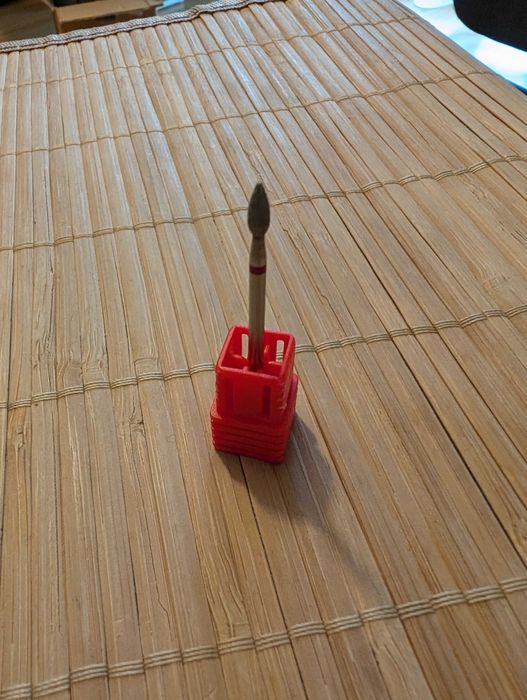 Frez do paznokci skórek