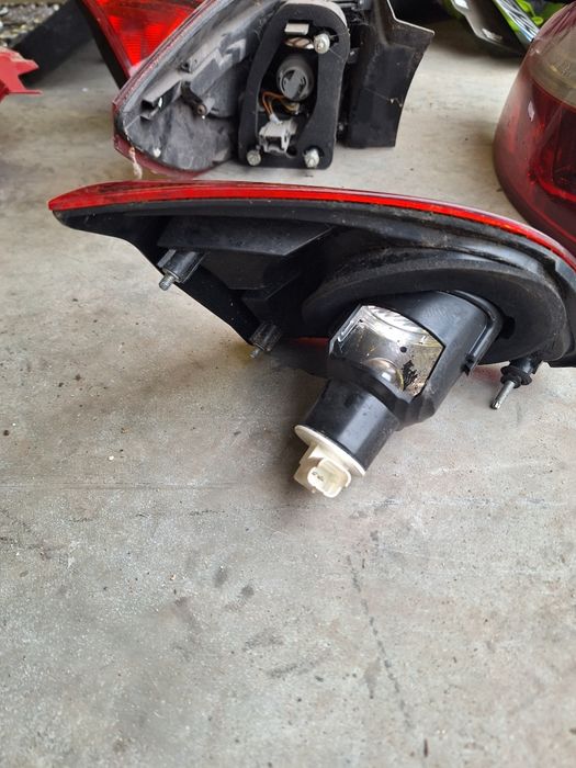 Lampa tylna prawa w klapę Nissan Qashqai J10 przed lift