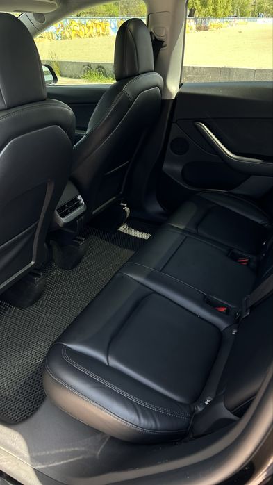 Tesla Model Y Long Range Dual Motor