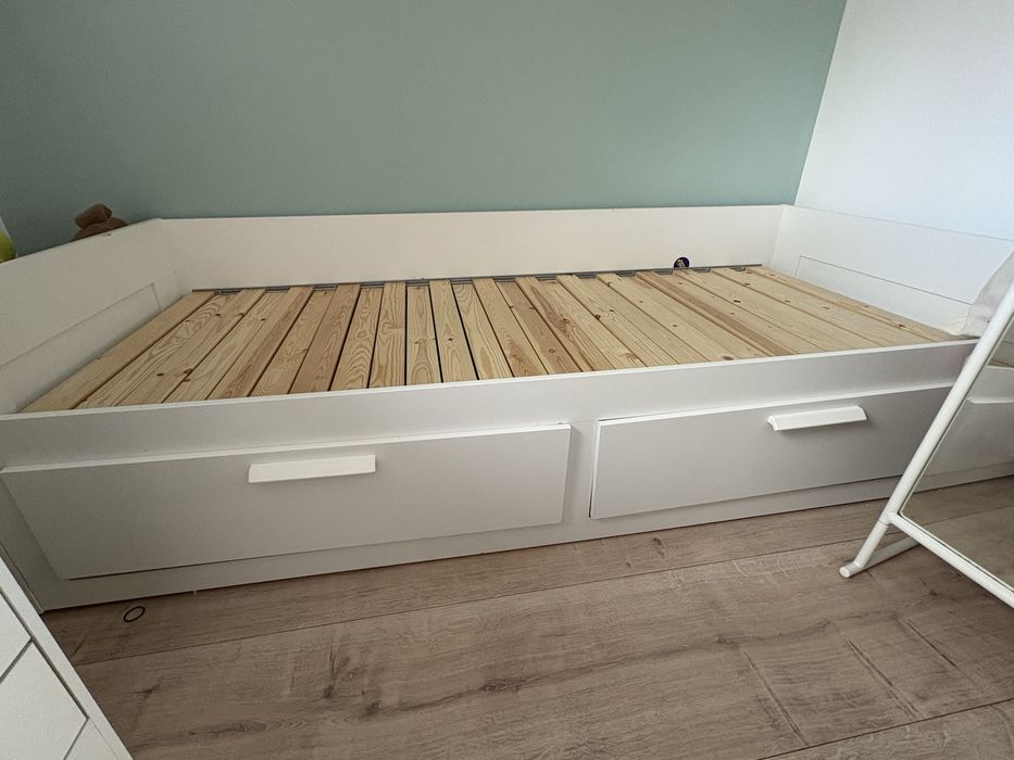 Łóżko Ikea rozsuwane z szufladami i dwoma materacami