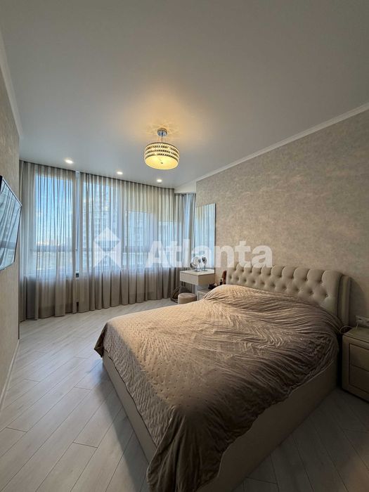 Альтаїр! 2-кімнатна квартира 74 кв.м з ремонтом на середньому поверсі